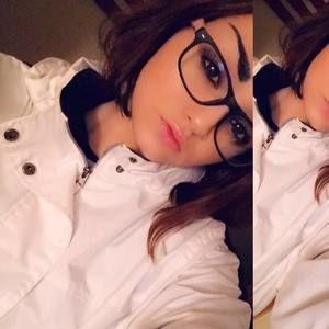 Meet your Posher, Eva